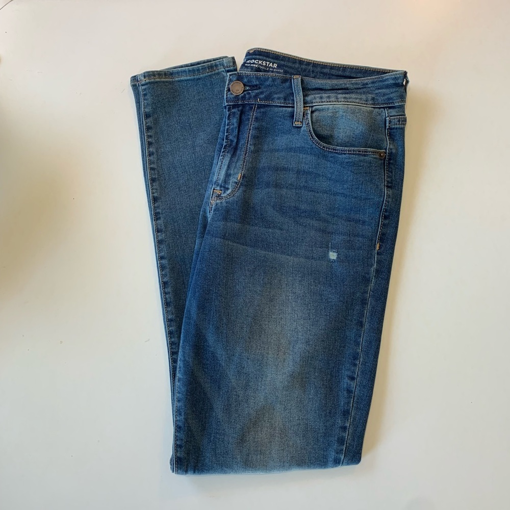 Old Navy Women’s Skinny Jeans - Medium Wash Blue